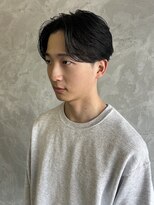ウシワカマルイースト(ushiwakamaru East) フェザーショート/センターパート/ニュアンスパーマ/毛流れ