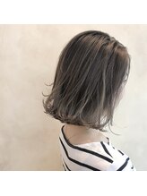 ハイライトで毛先にかけて明るくなるグラデボブ☆