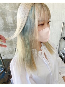 ガルボ ヘアー(garbo hair) #ミディアム#ハイトーン#インナー#ブリーチ#ペールブルー#10代