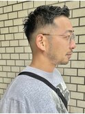 20代30代40代メンズパーマスキンフェードビジネスカジュアル