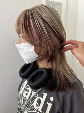 レコ 渋谷(LECO) ホワイトベージュとオレンジブラウンのデザイン
