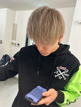 メンズサロン キング 梅田店(Men’s salon K!ng) ホワイトメッシュ/ツイスト/ツイスパ/パーマ/メンズ/眉毛