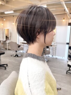 シシ 大宮(She 2.) ショート/ショートボブ/ショートカット/丸みショート/大宮