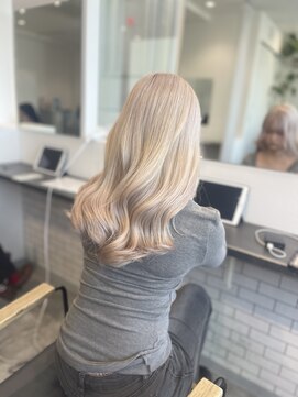 カラ ヘアーサロン(Kala Hair Salon) ホワイトベージュ