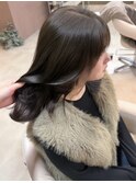 【透明感オリーブグレージュ/ミディアムヘア】