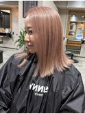 コーラルピンク、ダブルカラー、切りっぱなしボブ、ケアブリーチ