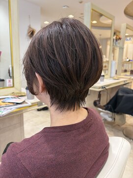 アッシュ 仙川店(Ash) 40代50代60代ひし形小顔ショートボブ白髪ぼかしボリュームUP