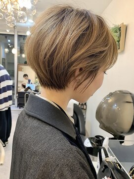 アイドットプラス 札幌大通り(i.+ODORI) 前髪あり小顔つや髪顔まわり簡単スタイリング丸みショート