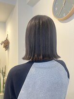 キッカ(kicca) 外ハネボブ×ブリーチなしグレージュ
