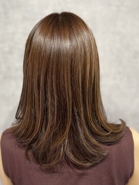 スリー(THREE) ☆ミディアムヘア(ローレイヤー)☆【大阪 梅田 福島 中津】