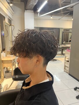 アイズ 海老名(AIZU) 波巻きスパイラルパーマ メンズパーマ シャドウパーマ