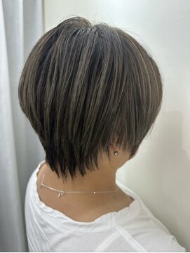 ラベスト バイ セロ 池袋メトロポリタン前(LOVEST by CERO) カット【池袋駅徒歩3分】¥5500~(マッサージ込み・眉カット可)