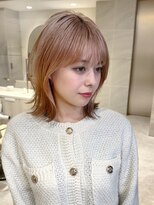 ミズチャーム(Ms.CHARM)&nbsp;顔まわりカット/外ハネくびれミディアム/ミルクティ/シースルー