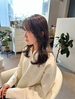 アム(amu)&nbsp;レイヤーカット/顔まわりカット/くびれヘア/オリーブベージュ