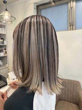 エイミーバイアフロートザガーデン 浦和店(amie by afloat the garden) ぱつっと軽みえくびれボブ