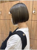 【黒田】ミニボブ/オリーブベージュ