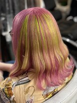 ヘアースタジオ ゴーゴー ヘアー(HAIR STUDIO GOGO HAIR)&nbsp;ピンク×ライムグリーン