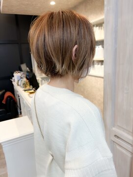 福山Caary20代30代40代50代60代ショートヘア小顔補正立体カット