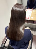 エスト(est)&nbsp;60代/セミロング白髪ぼかしで美髪レイヤースタイル【当日予約】