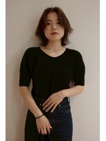 チザン(TIZAN)&nbsp;顔まわりレイヤー × 外ハネミディ