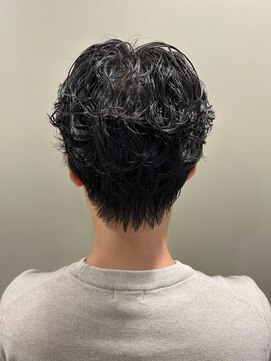 ザメンバイリオス(THE MEN. BY LIOS) ワンランクUP♪ センター毛流れパーマ