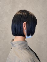 ウジュ(Uju)&nbsp;切りっぱなしボブ×ブルーブラック