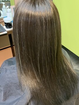 ナンバーナイン(NUMBER NINE) 美髪になりながらデザイン楽しむ