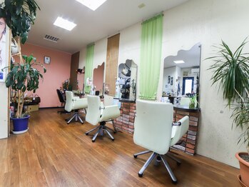 フィジカル美容室の写真/フィジカル美容室の一番の強みはオーナーの人柄！髪も気持ちもリフレッシュできる特別なサロンタイムを…＊