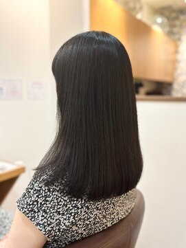 フリージア(freesia) 艶髪/ロング/30代40代50代