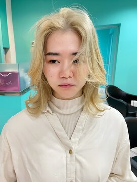 ユー イケブクロ(u Ikebukuro) ホワイトブロンド/似合わせカット/ウェーブミディアム