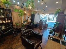 ヘアービスノ 住吉店(HAIR BISNO)の雰囲気（カフェ風な店内でゆっくりお寛ぎ頂けます♪ドリンクも豊富！）