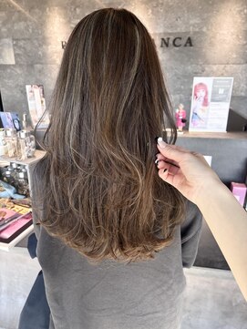 ビーストバイブランカ 刈谷三河安城(BEEst by BLANCA) レイヤーカット×大人ハイライト