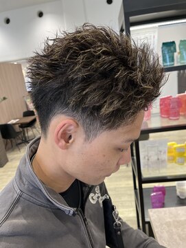 ディーボーイ 健軍店(D-BOY) スパイキーショート/ハイライト/ツイスト