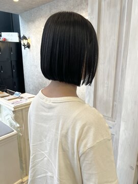 キャアリー(Caary) 福山美容室carry 切りっぱなしボブ大人内巻き丸み透明感10代20代