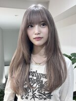 サンク 原宿 表参道(cinq) 顔周りレイヤーくびれミディアムレイヤーカットヘーゼルベージュ