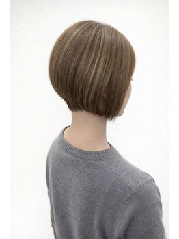 ウル(ulu)の写真/人気のハイライトで立体感を演出☆髪質を見極め、理想の色味を叶えます♪ファーストグレイにも◎