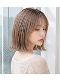 サンドベージュ切りっぱなしボブ