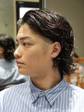 メッツ 原宿(METS) MEN'S/ミディアムパーマ×サイドパート/大人ヘア