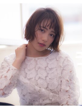 エルピス(elpis) ナチュラル切りっぱなし風ボブ