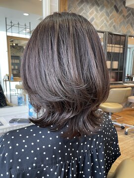 ビュートリアム 南青山(BEAUTRIUM) ミディアムくびれレイヤー 上品カジュアル 30代40代50代