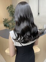 アイヴィー(IVY)&nbsp;赤みなし暗め艶カラー＊顔まわりカットくびれヘア