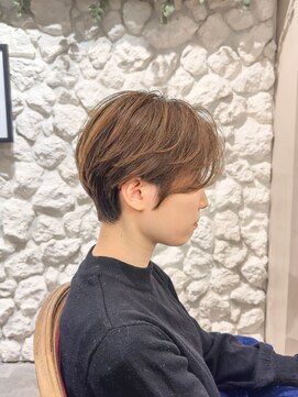 ラウンジ(Lounge) 耳掛けハンサムショートベリーショートミルクティーベージュ