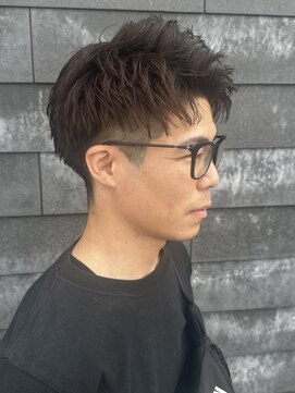 ヒュイル バイ ニアウ(Hwyl by Niau) メンズアップバングショートパーマニュアンスパーマ刈り上げ