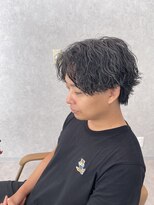 ジーナ 天神(Zina)&nbsp;波巻きスパイラル/波打ちパーマ/センターパート