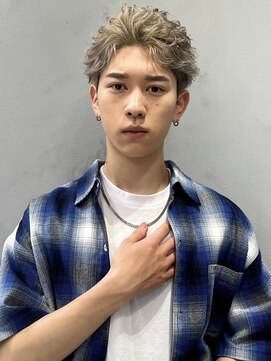 エンド 大阪梅田(&) フェザーショート