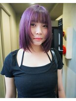 シロ(siro) ビビットなラベンダーカラーと顔周りデザイン