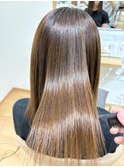 湿気に負けないツヤツヤ美髪ストレート