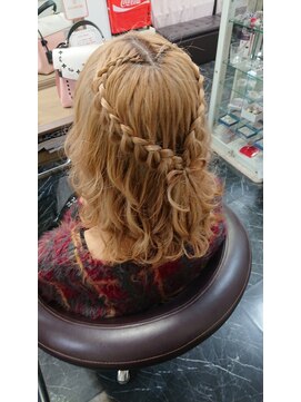 エヌエービー 池袋店(N.A.B.) ハーフアップ