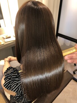 アールサロン アオヤマ(Rr SALON AOYAMA) プラチナミネコラストレート