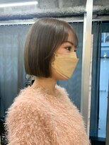 ぱつっとラインが可愛いタッセルカット　ミンクティーカラー